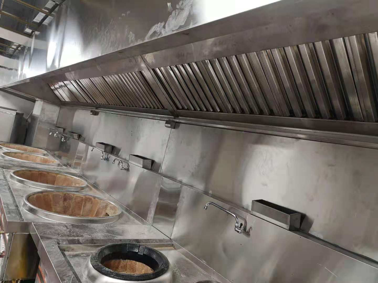 酒店廚房外墻排煙工程